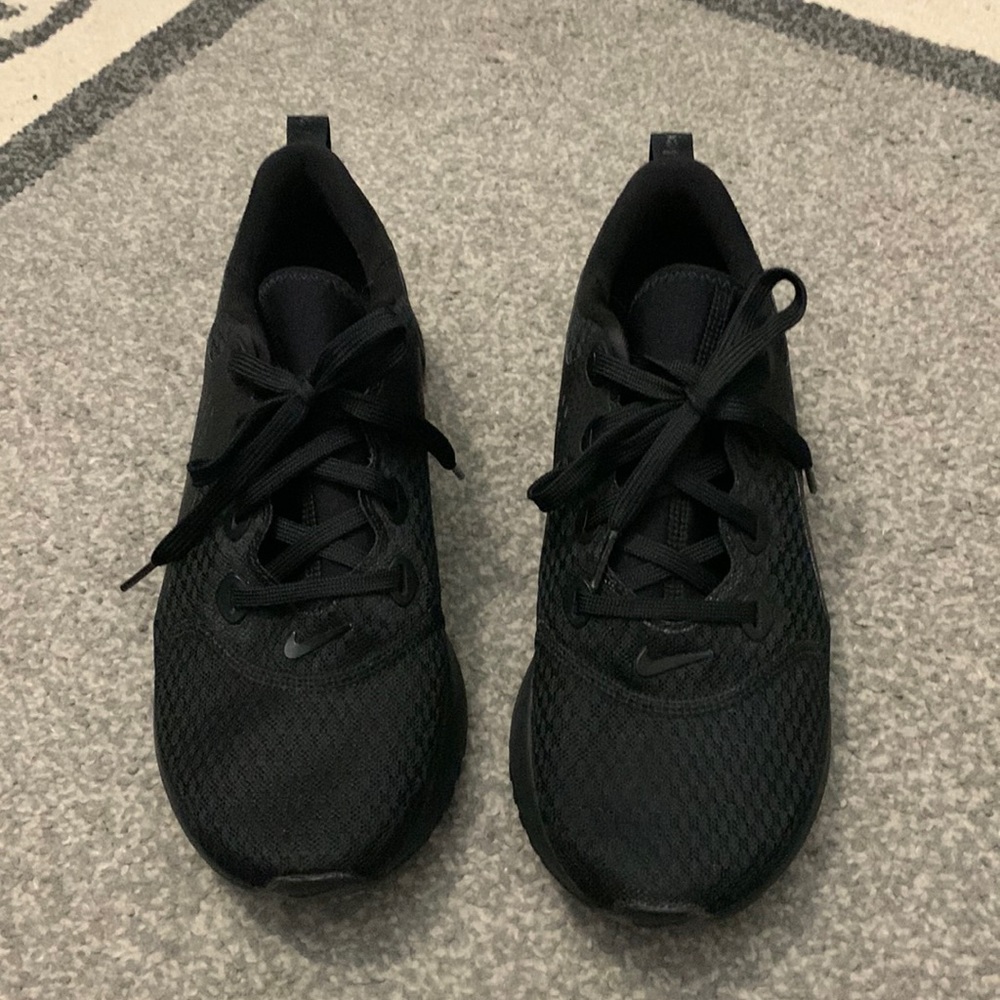 Womens Nike Legend React “Black” Size 9.5